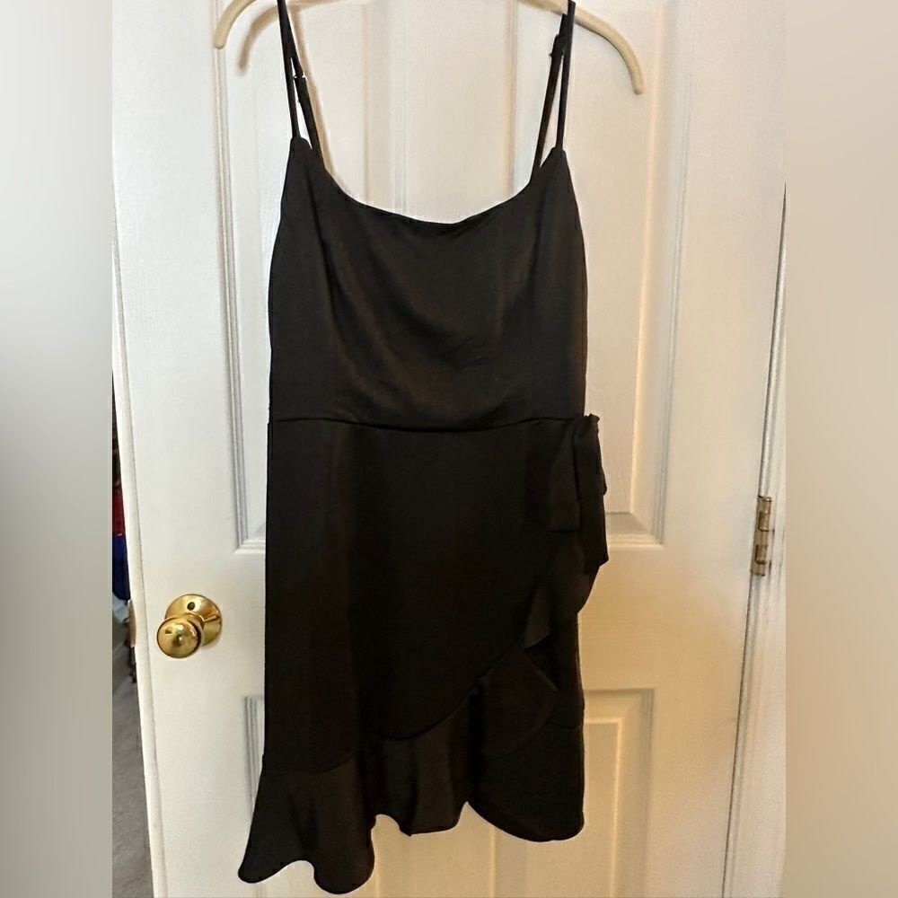 Wild Fable Black Satin Ruffle Bottom Short Dress Size L - Picture 1 of 11